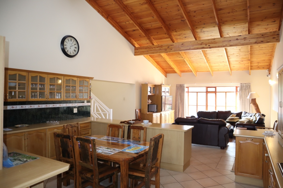 5 Bedroom Property for Sale in Wavecrest Eastern Cape